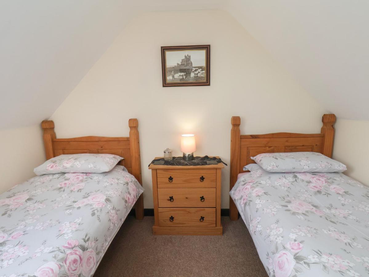 Cow Byre Cottage Whitby Exterior foto